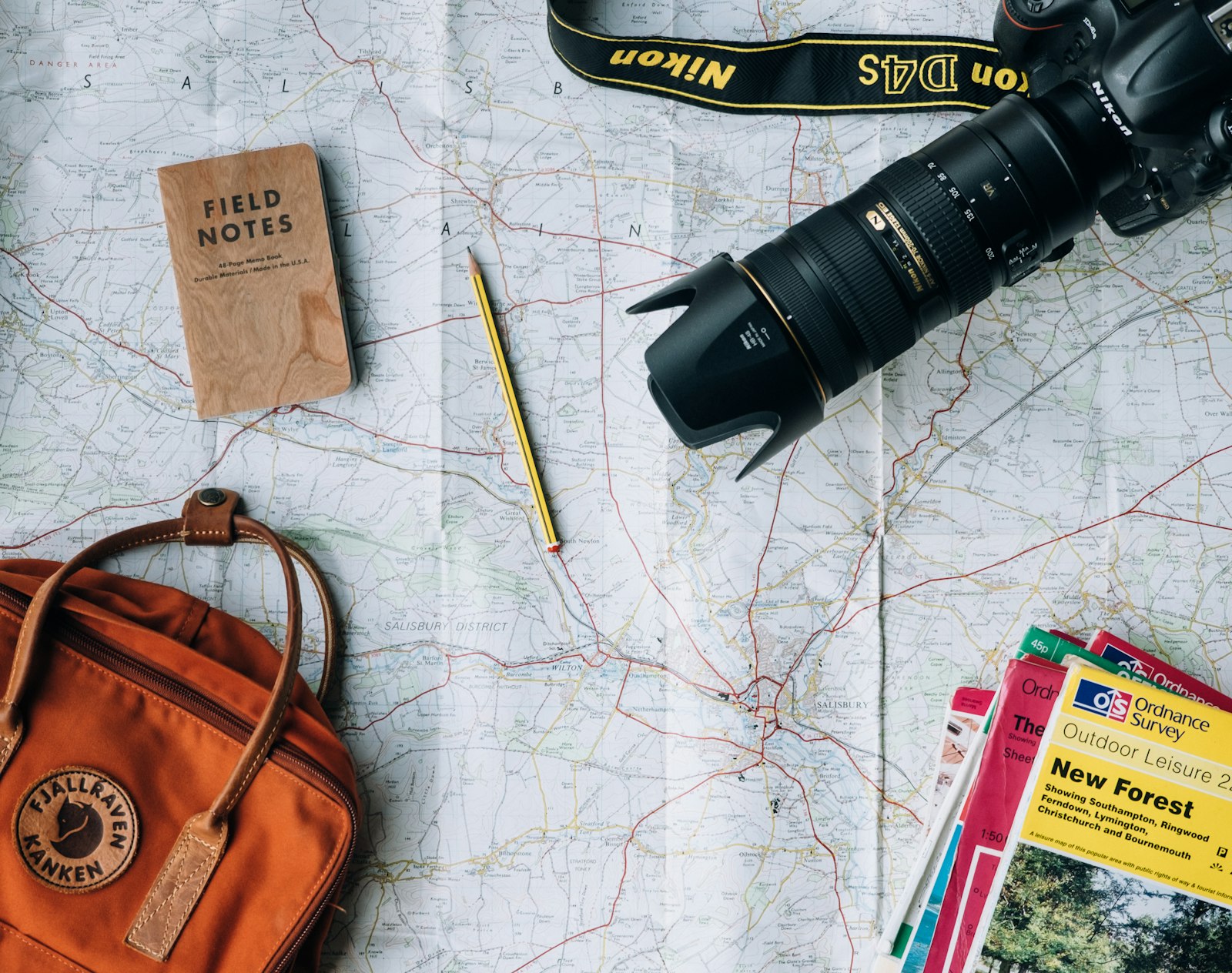 Luft Holidays — It's Time to Travel — image 1